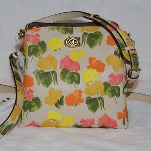 NWT Coach Willow Bucket Bag With Floral Print Leather Purse